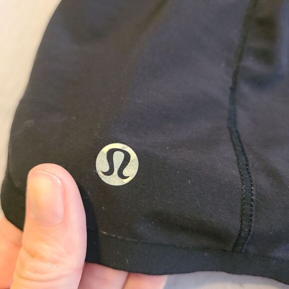 Lululemon running shorts bonded seam size 6 - Picture 4 of 6
